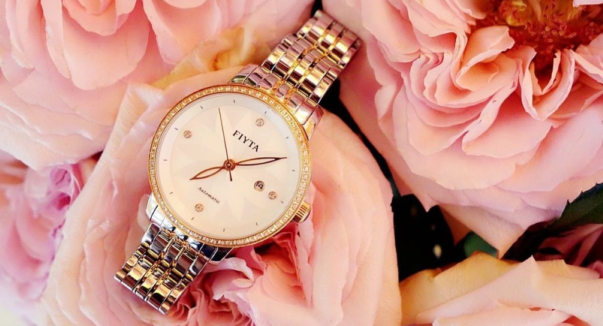 Watches with crystals