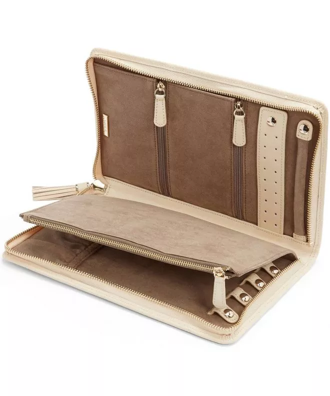 Wolf Caroline case 324053