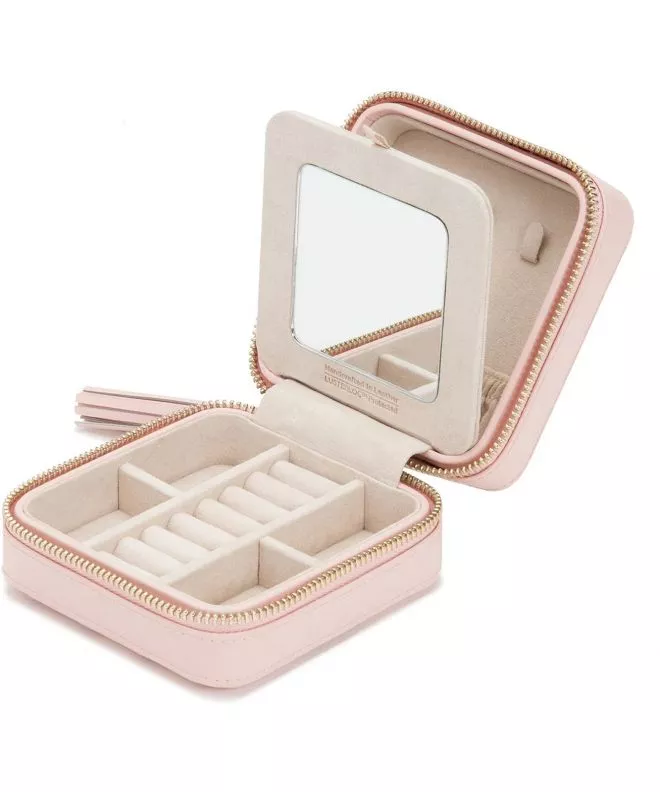 Wolf Caroline case 329915