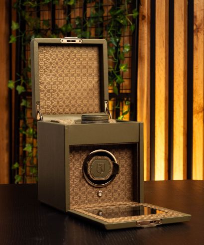 Wolf Earth watch winder