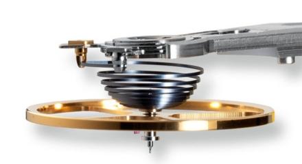 RRM7309-CS – in-house mechanism with a silicone balance spring