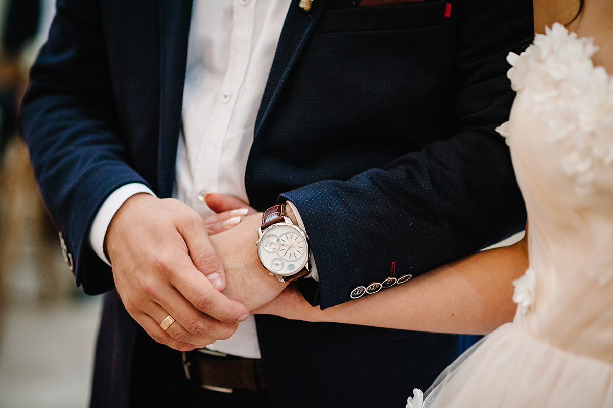 zegarek do ślubnego garnituru