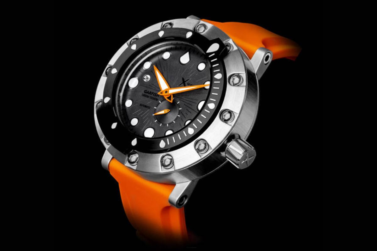 plongeur hands on Xicorr watch