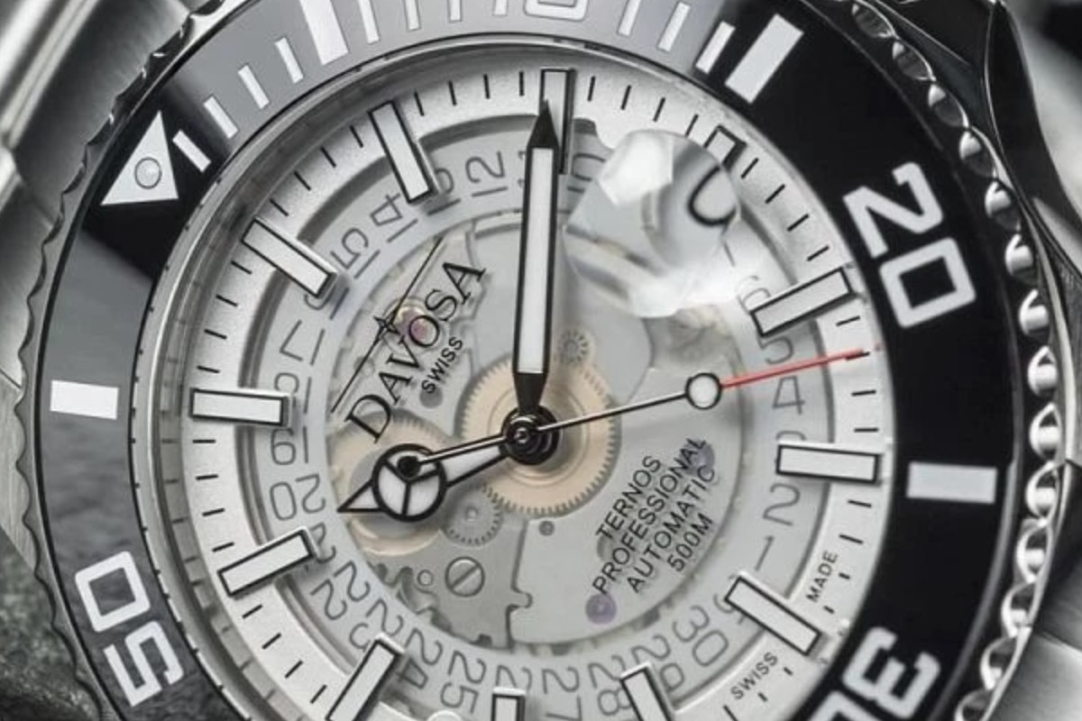 Mercedes hands in a Davos watch