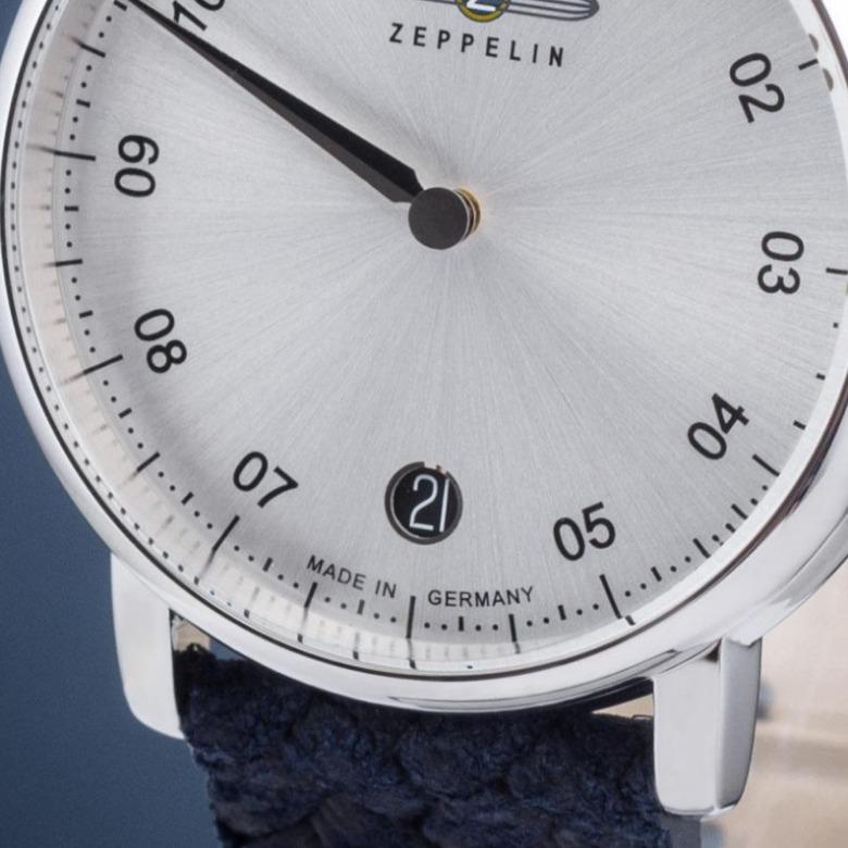 Zeppelin 8643-4 watch - Date display
